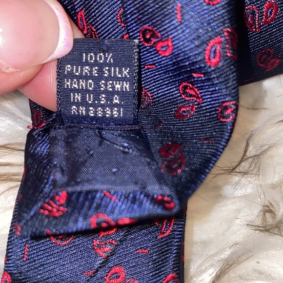Vintage Burberry Blue & Red Paisley Tie EUC - Picture 3 of 10